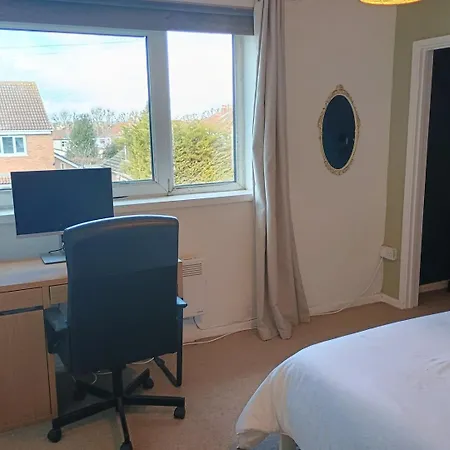 Daire Kimberley House | Stylish 2-bed Retreat