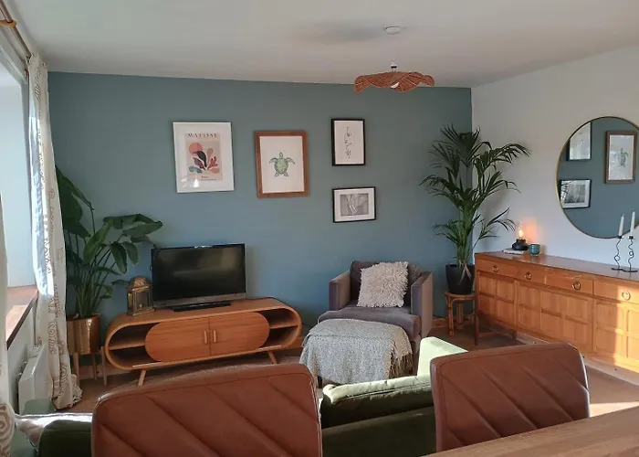 Kimberley House | Stylish 2-bed Retreat アパート