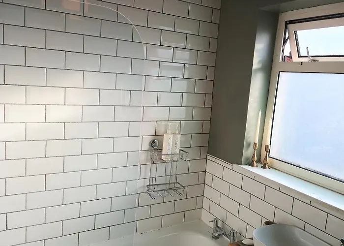 Kimberley House | Stylish 2-bed Retreat