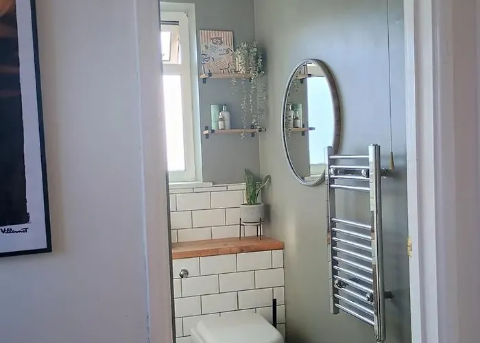 Kimberley House | Stylish 2-bed Retreat アパート