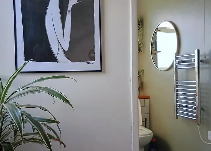 Kimberley House | Stylish 2-bed Retreat