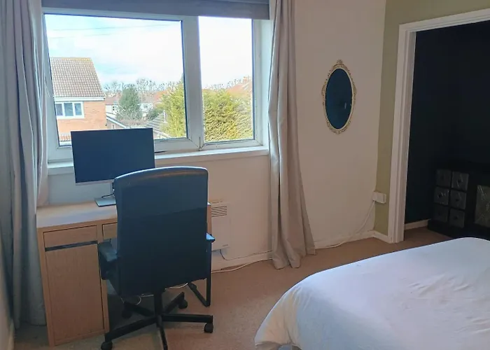 Апартаменти Kimberley House | Stylish 2-bed Retreat