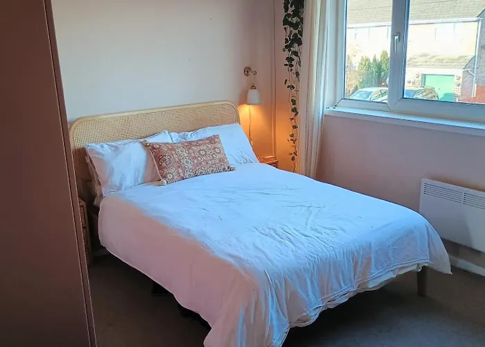 Kimberley House | Stylish 2-bed Retreat Апартаменти *